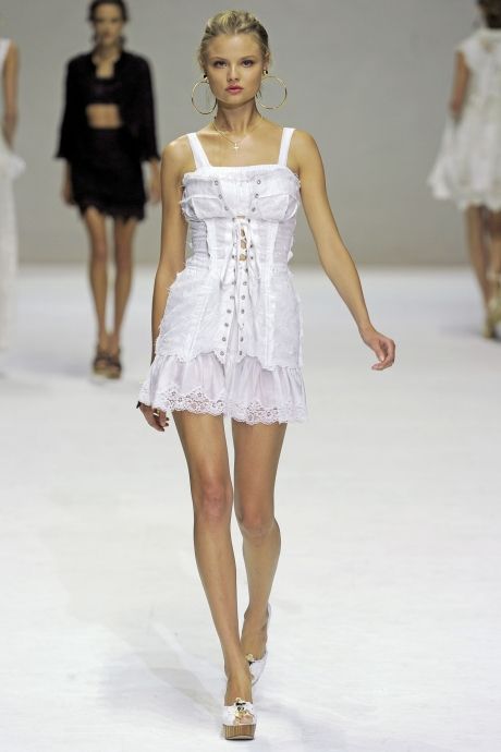 1389692038_clothesline_style_of_dress_is_back_in_fashion_08